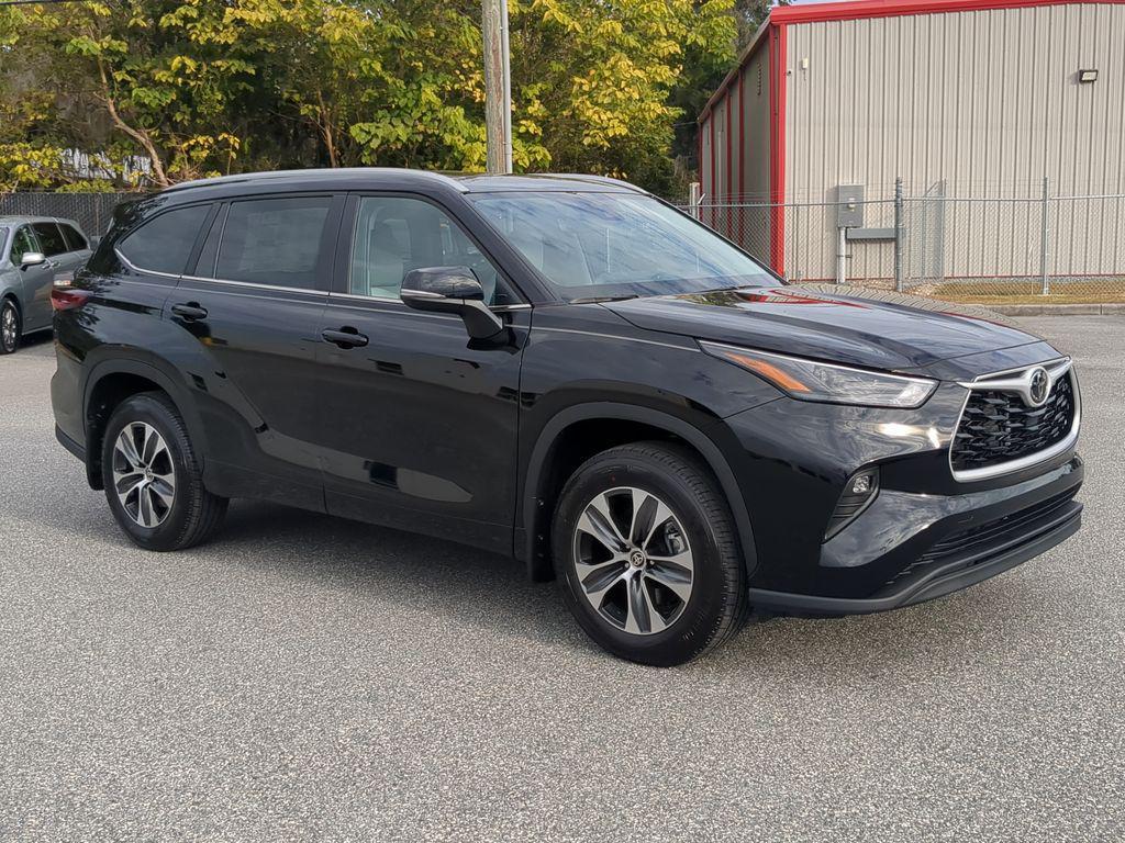 new 2026 Toyota Highlander car, priced at $48,832