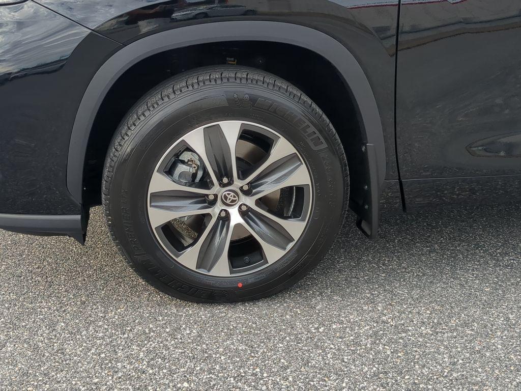 new 2026 Toyota Highlander car, priced at $48,832