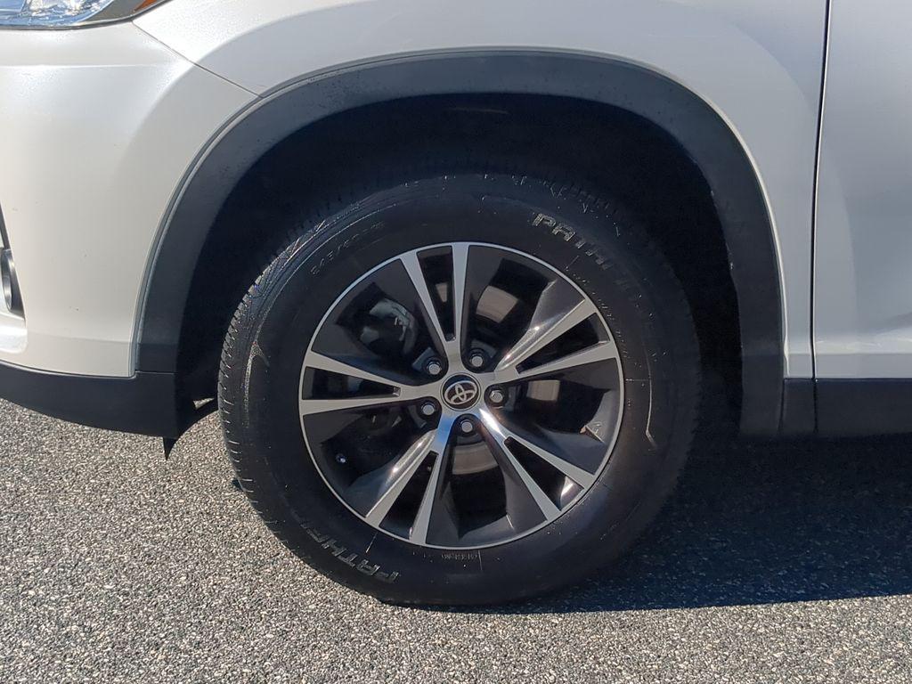 used 2019 Toyota Highlander car, priced at $18,881