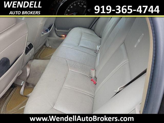 used 2011 Lincoln Town Car car