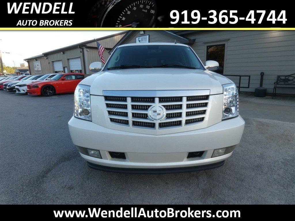used 2008 Cadillac Escalade car, priced at $12,462