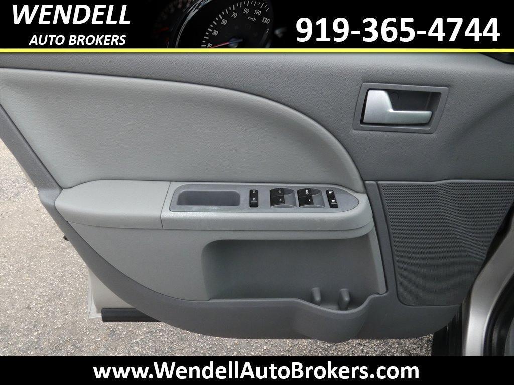 used 2007 Ford Five Hundred car, priced at $5,995