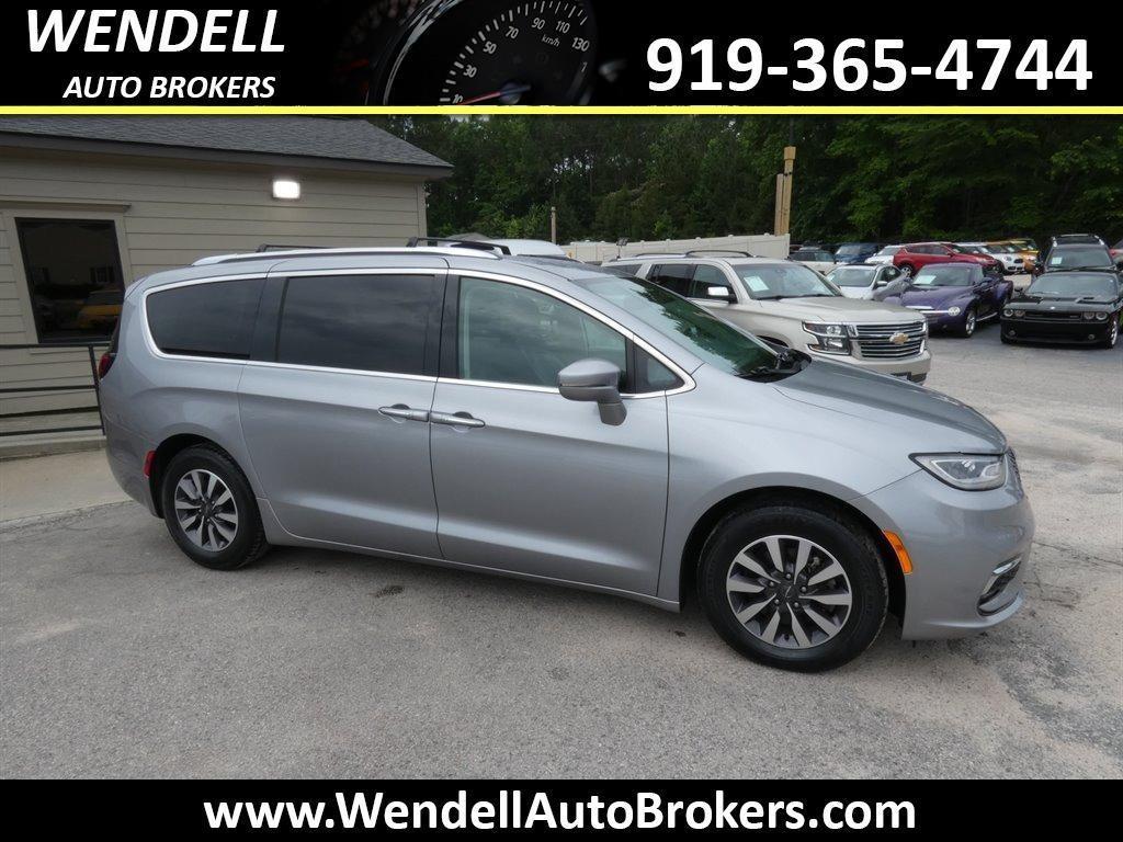 used 2021 Chrysler Pacifica car, priced at $17,985