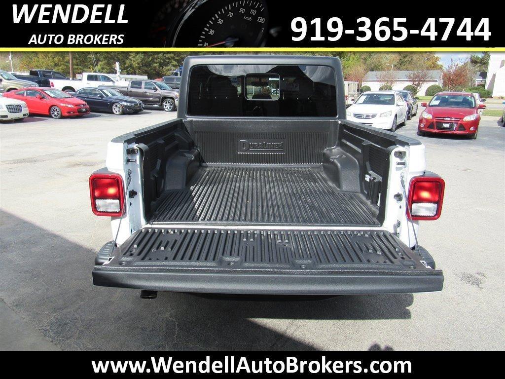 used 2022 Jeep Gladiator car, priced at $34,812