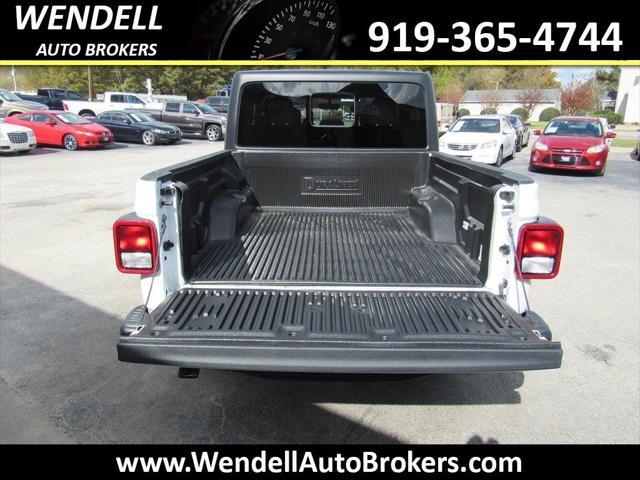 used 2022 Jeep Gladiator car, priced at $35,365