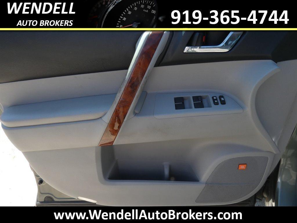 used 2013 Toyota Highlander car, priced at $15,828