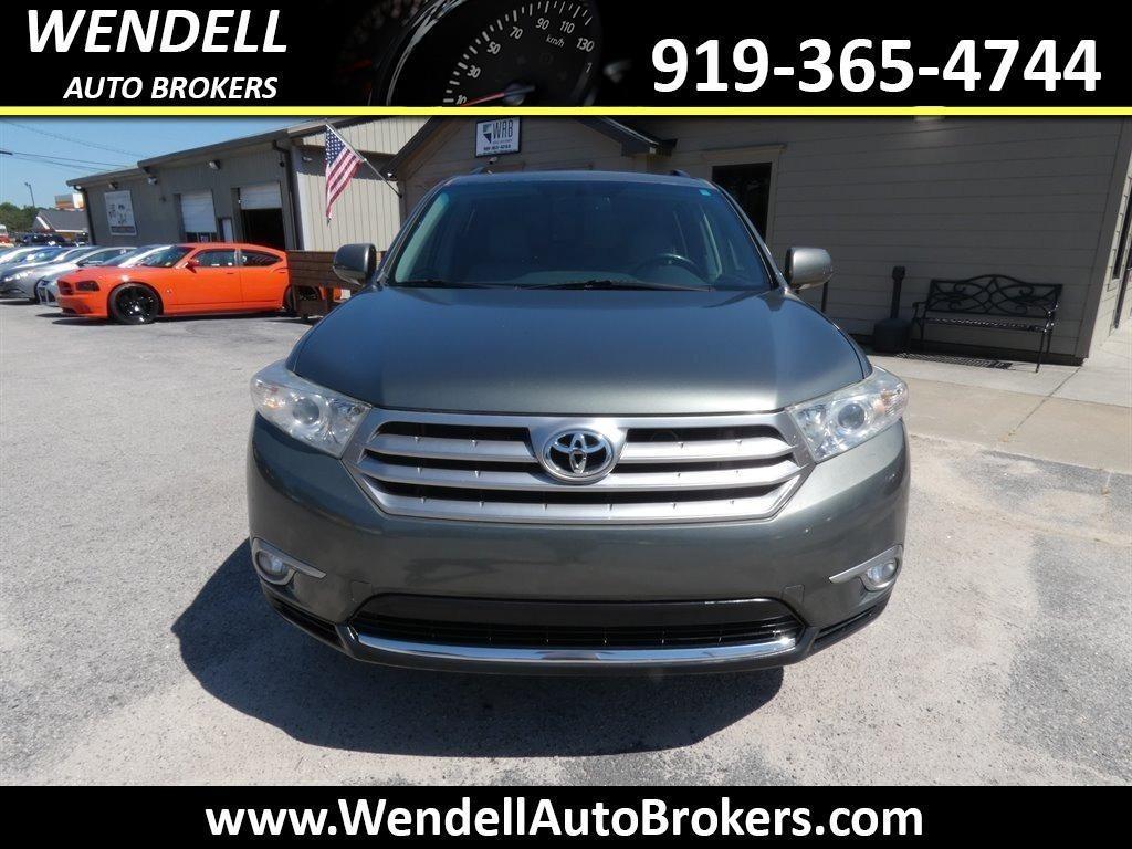 used 2013 Toyota Highlander car, priced at $15,828