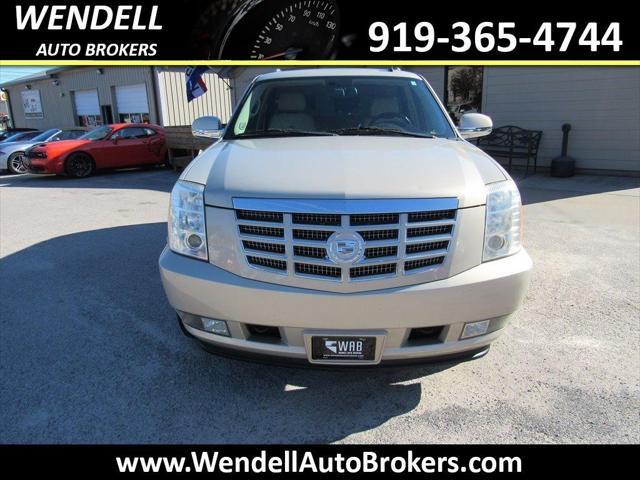 used 2009 Cadillac Escalade car, priced at $12,995