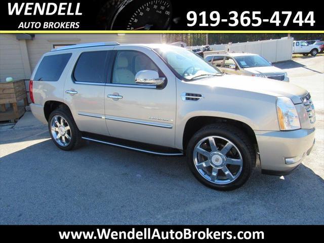 used 2009 Cadillac Escalade car, priced at $12,995