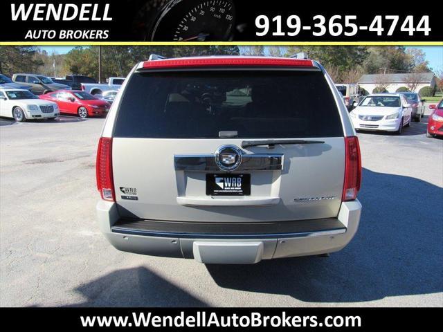 used 2009 Cadillac Escalade car, priced at $12,995