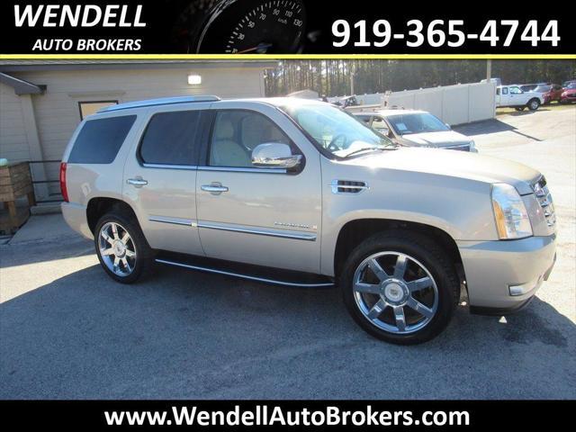 used 2009 Cadillac Escalade car, priced at $12,995