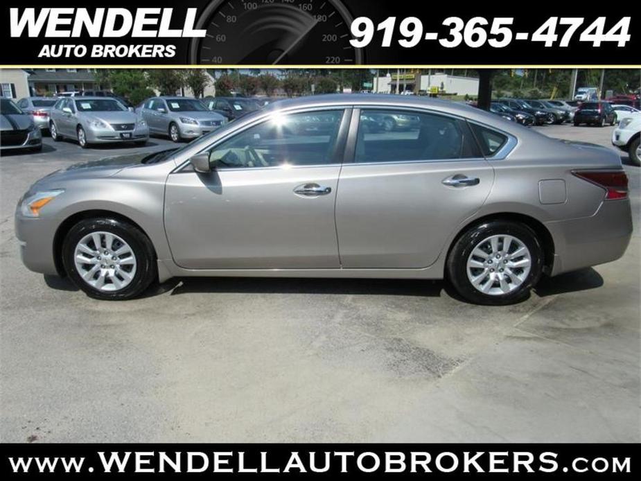 used 2014 Nissan Altima car, priced at $10,995