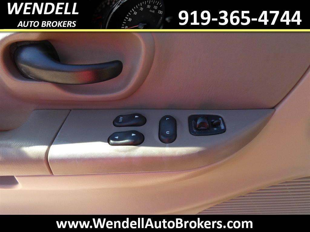 used 2001 Ford F-150 car, priced at $7,995