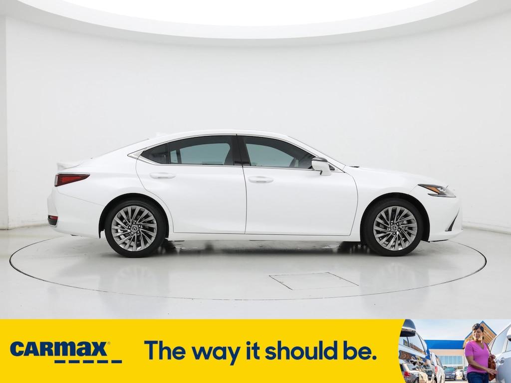 used 2025 Lexus ES 300h car, priced at $54,998