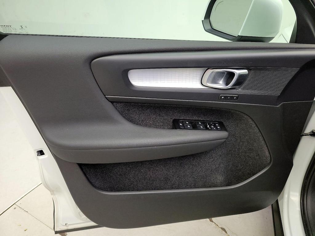 used 2022 Volvo XC40 car, priced at $24,998