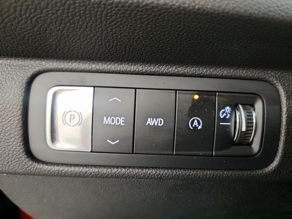 used 2024 Chevrolet Traverse car, priced at $45,998