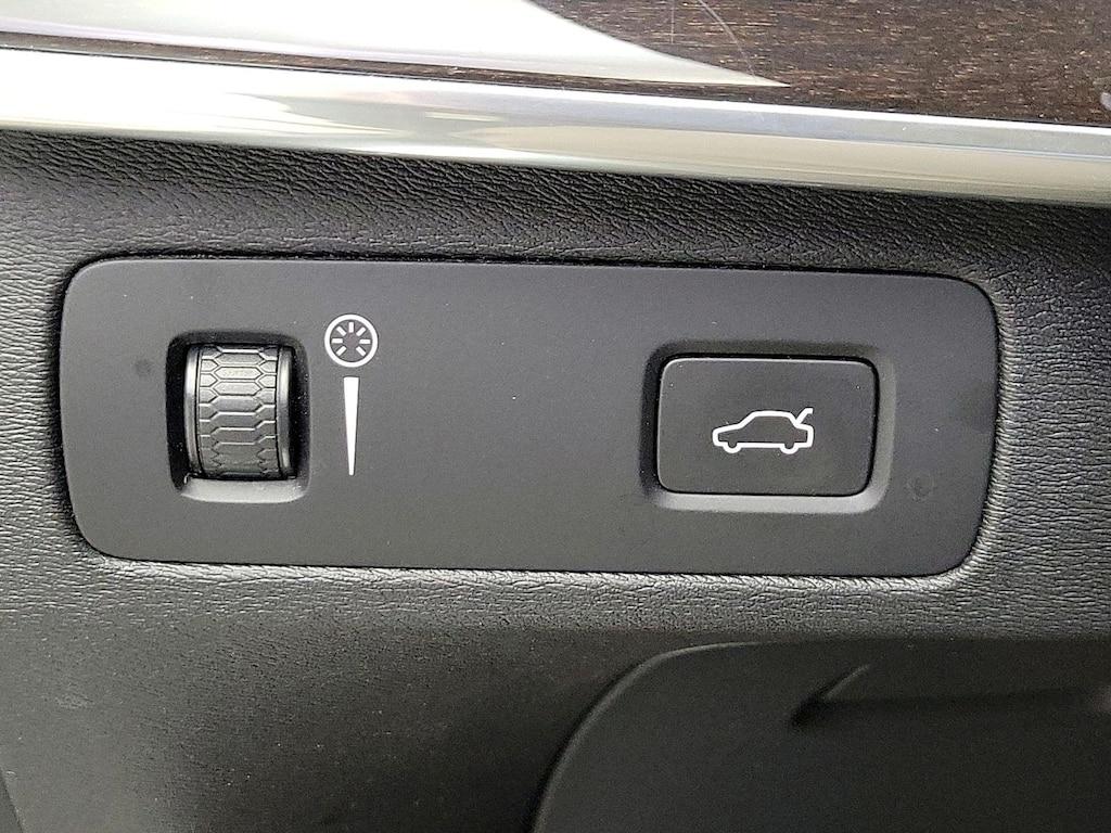 used 2019 Volvo XC90 car, priced at $28,998