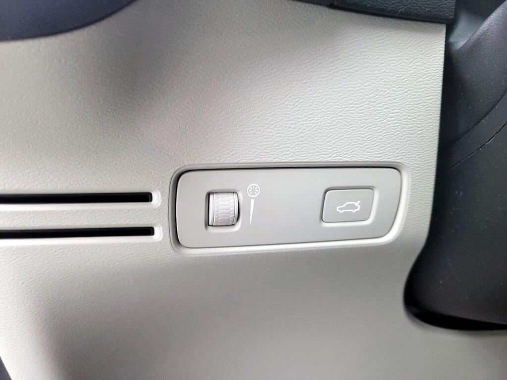 used 2021 Volvo XC40 car, priced at $25,998