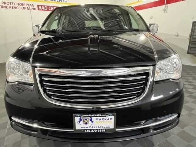 used 2016 Chrysler Town & Country car