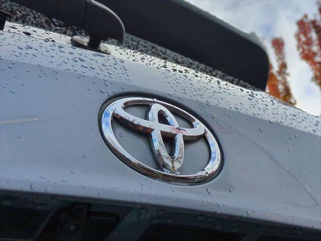 used 2022 Toyota Highlander car, priced at $39,990