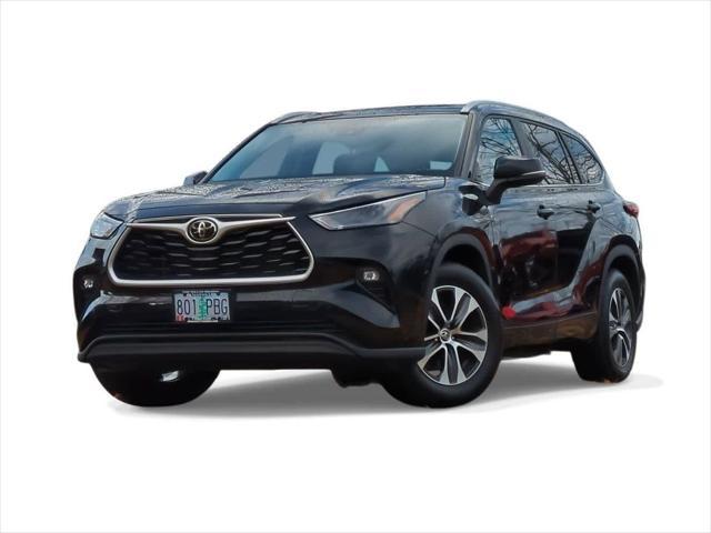 used 2023 Toyota Highlander car, priced at $34,490