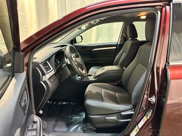 used 2019 Toyota Highlander car, priced at $21,131