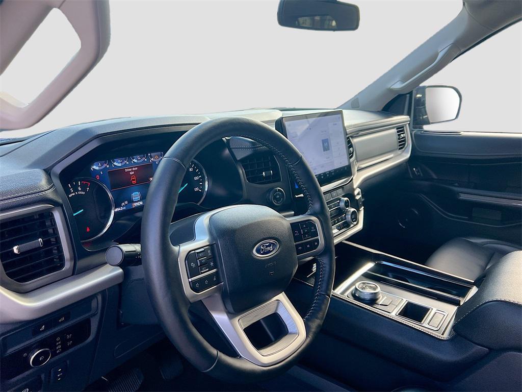 used 2024 Ford Expedition car, priced at $46,000