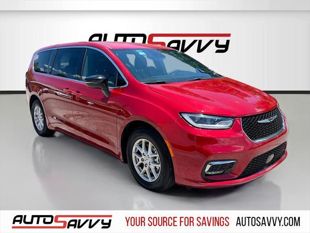 used 2025 Chrysler Pacifica car, priced at $32,000