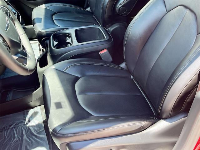 used 2025 Chrysler Pacifica car, priced at $32,000