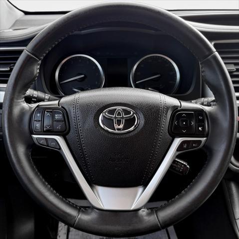 used 2019 Toyota Highlander car, priced at $26,500