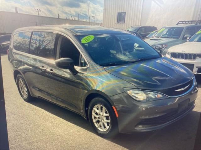 used 2017 Chrysler Pacifica car, priced at $13,200