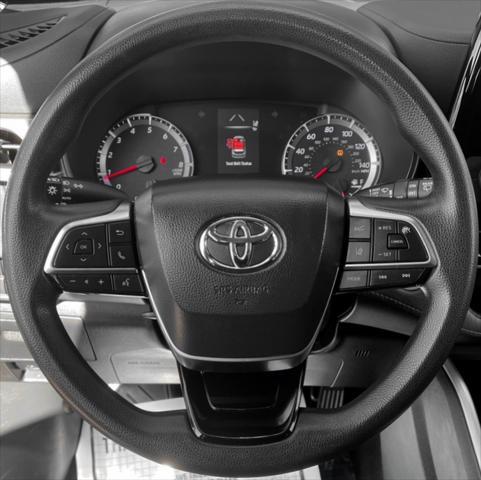 used 2021 Toyota Highlander car, priced at $25,600