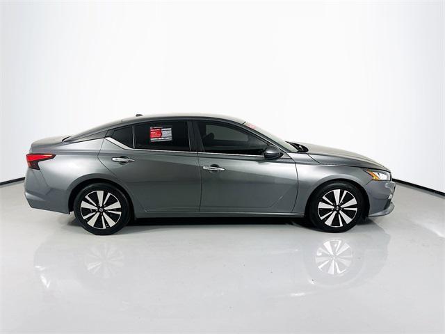 used 2022 Nissan Altima car, priced at $18,999