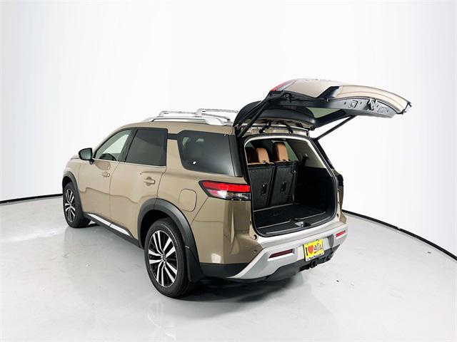 new 2024 Nissan Pathfinder car, priced at $45,278