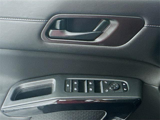 new 2025 Nissan Pathfinder car, priced at $32,905