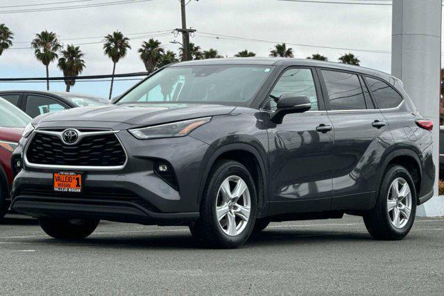 used 2023 Toyota Highlander car, priced at $31,290