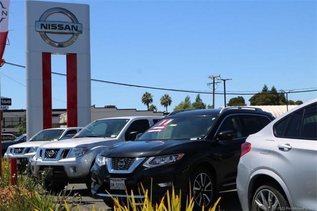 used 2015 Nissan Leaf car, priced at $7,290