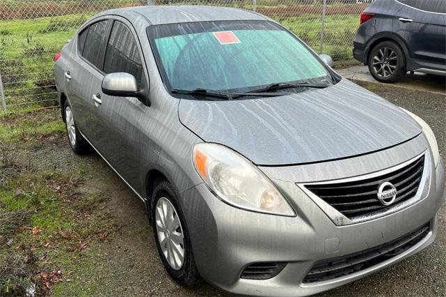 used 2014 Nissan Versa car