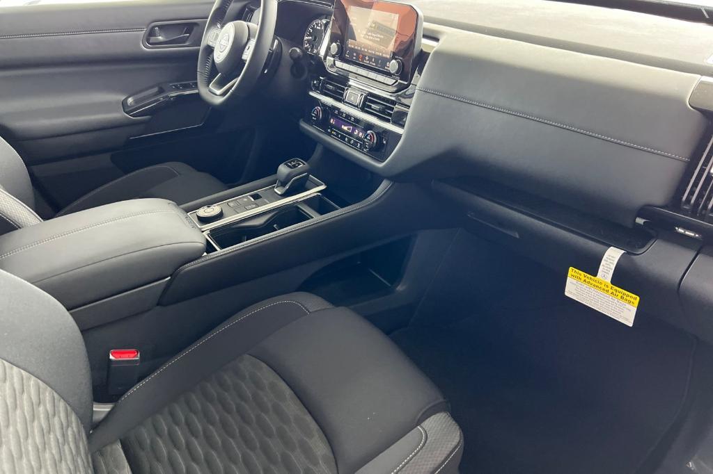 new 2025 Nissan Pathfinder car, priced at $37,988