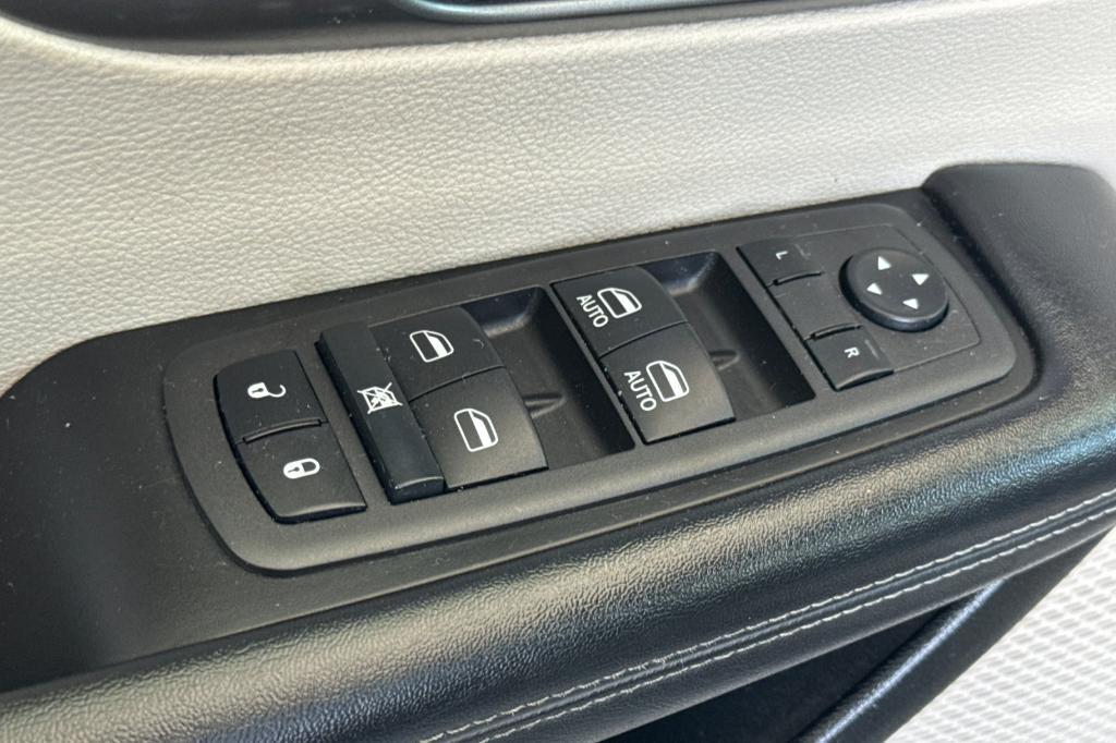 used 2022 Chrysler Pacifica car, priced at $22,800