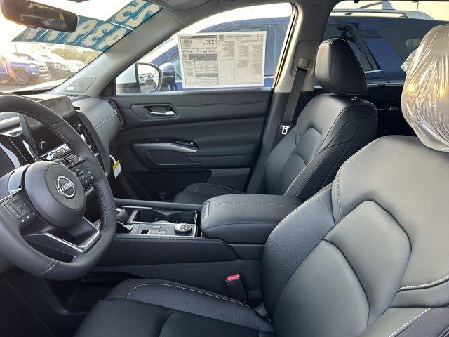 new 2025 Nissan Pathfinder car, priced at $41,999