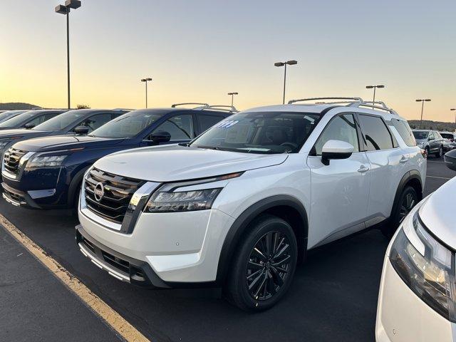 new 2025 Nissan Pathfinder car, priced at $41,999