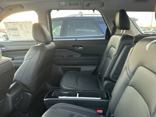new 2025 Nissan Pathfinder car, priced at $41,999