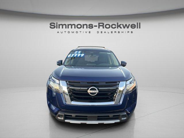 new 2025 Nissan Pathfinder car, priced at $41,999