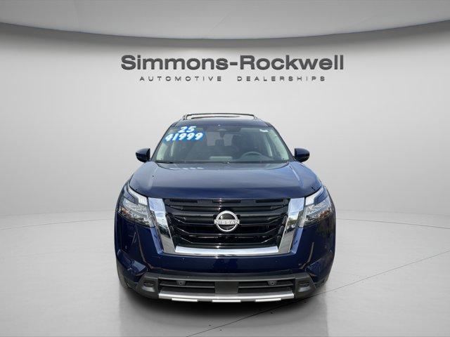 new 2025 Nissan Pathfinder car, priced at $41,999