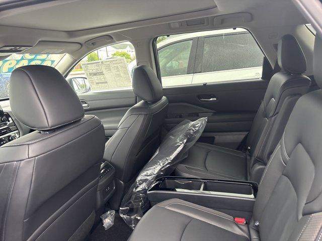 new 2025 Nissan Pathfinder car, priced at $43,499