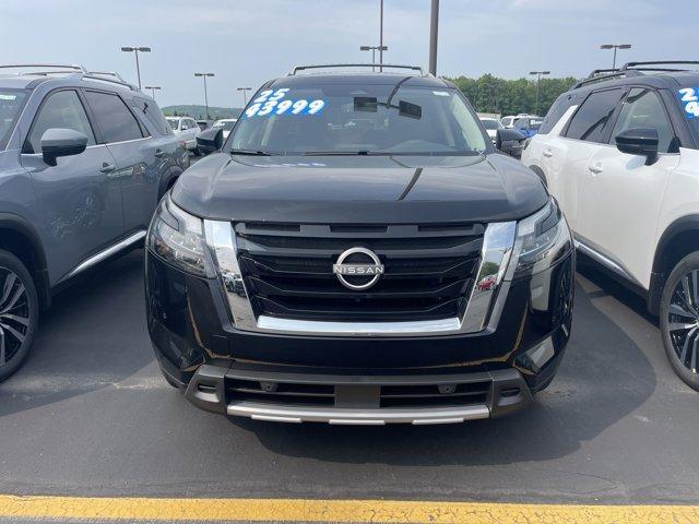 new 2025 Nissan Pathfinder car, priced at $43,999