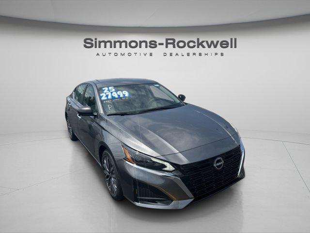 new 2025 Nissan Altima car, priced at $27,499