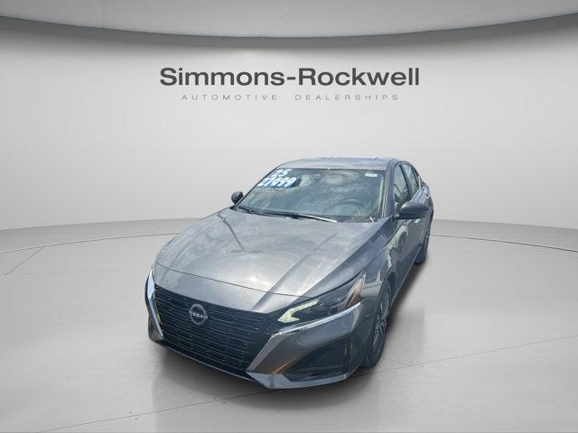 new 2025 Nissan Altima car, priced at $27,499