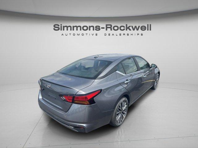 new 2025 Nissan Altima car, priced at $27,499